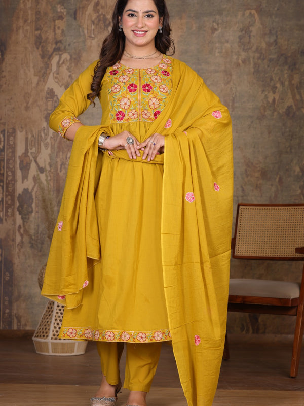 Move Pink  Blossom Embroidery Suit Set